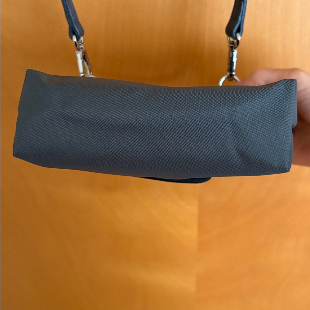Longchamp Le Pilage Green Pouch with Strap and insert - Picture 15 of 16